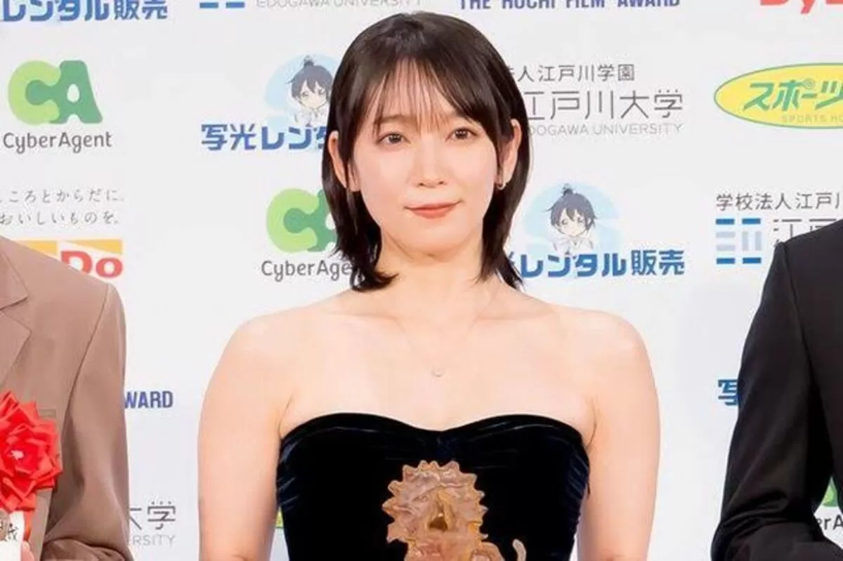 吉岡里帆のおっぱい画像005