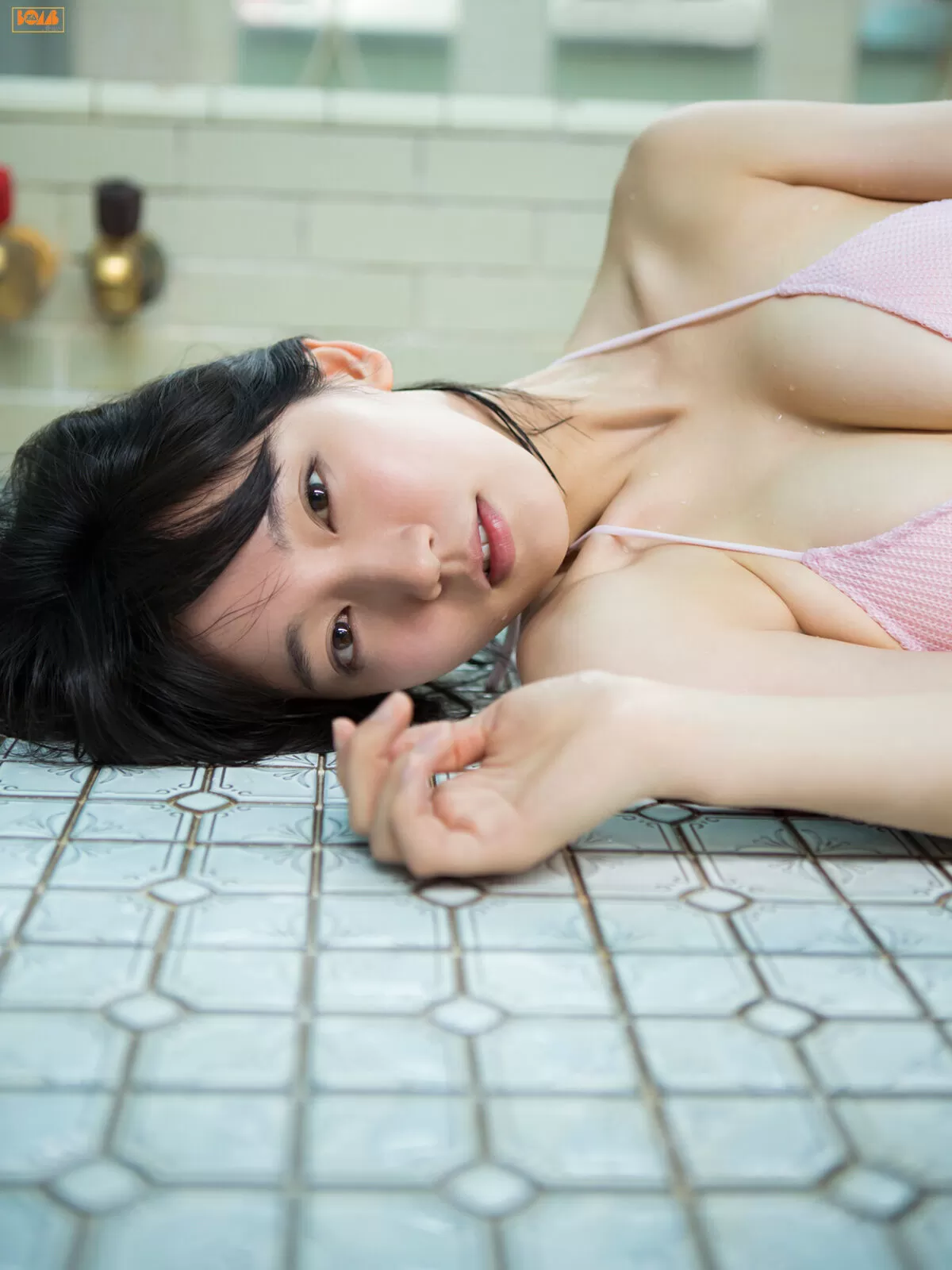 吉岡里帆のおっぱい画像014