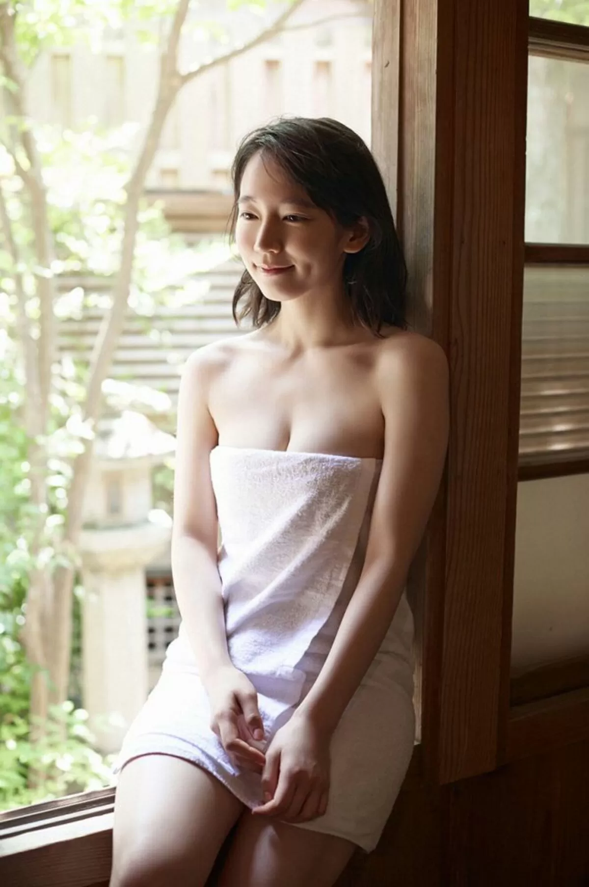 吉岡里帆のおっぱい画像061