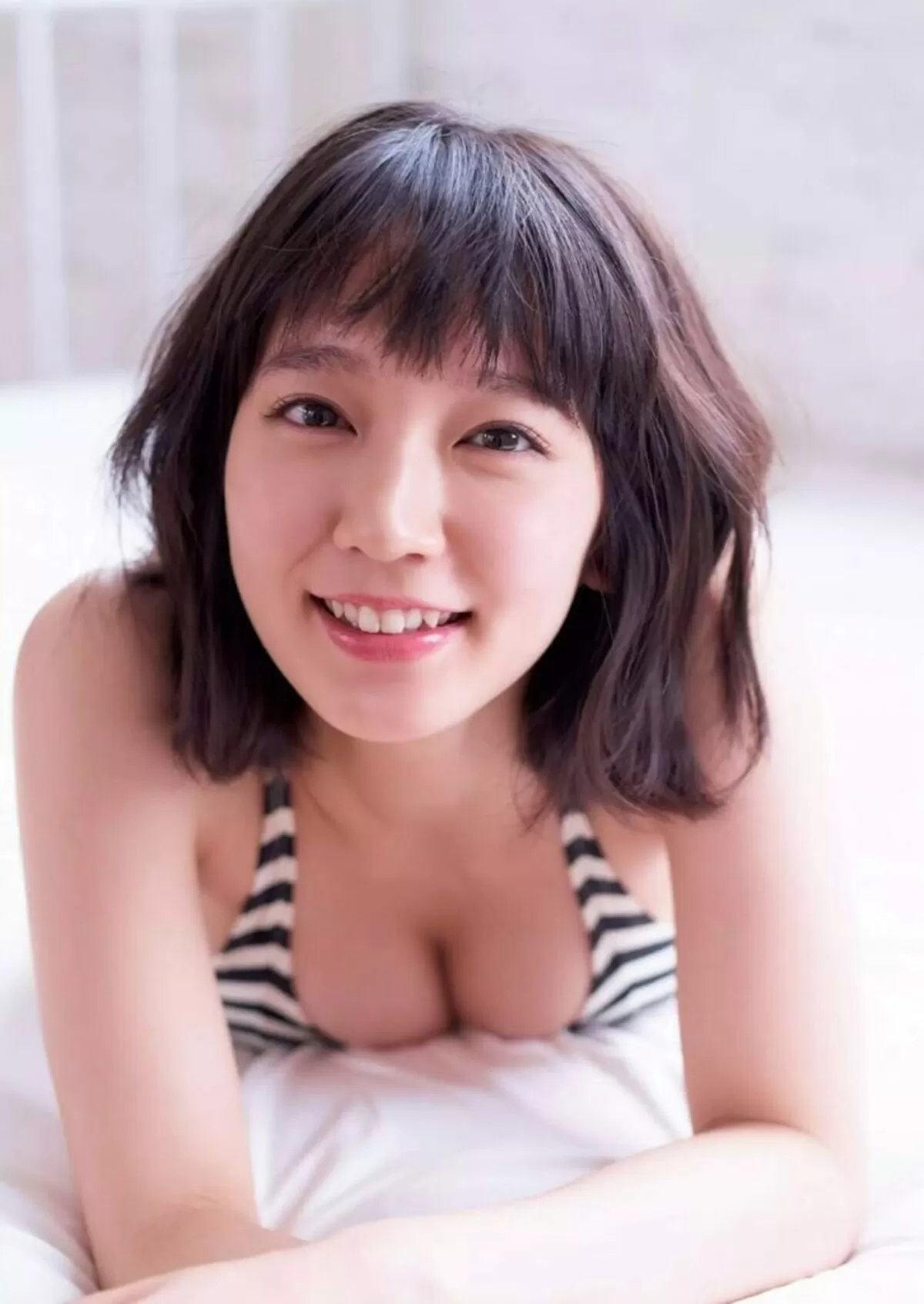吉岡里帆のおっぱい画像075