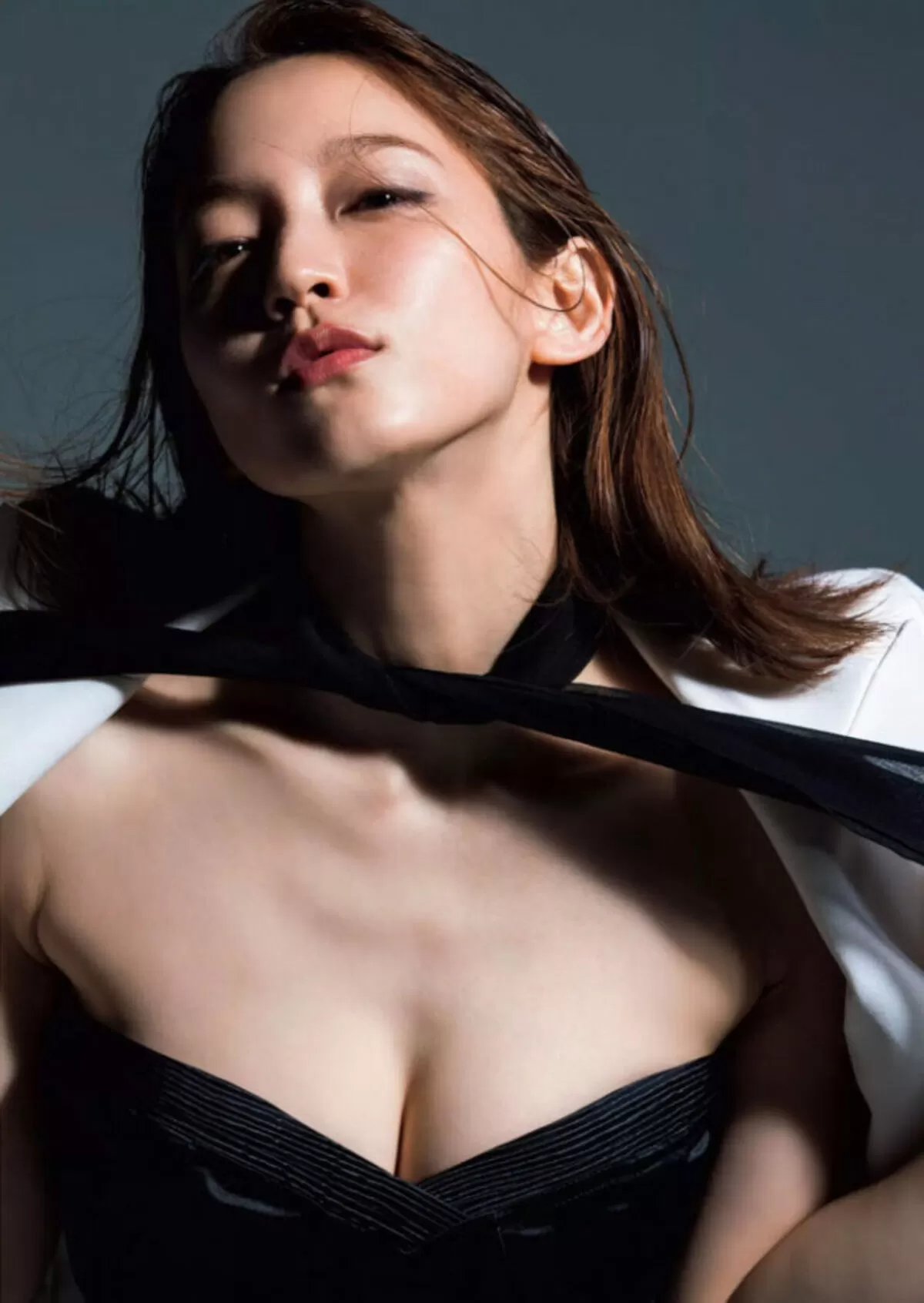 吉岡里帆のおっぱい画像076