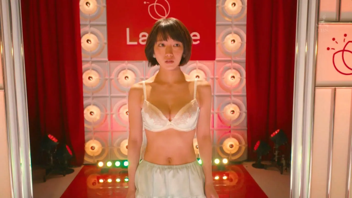 吉岡里帆のおっぱい画像135