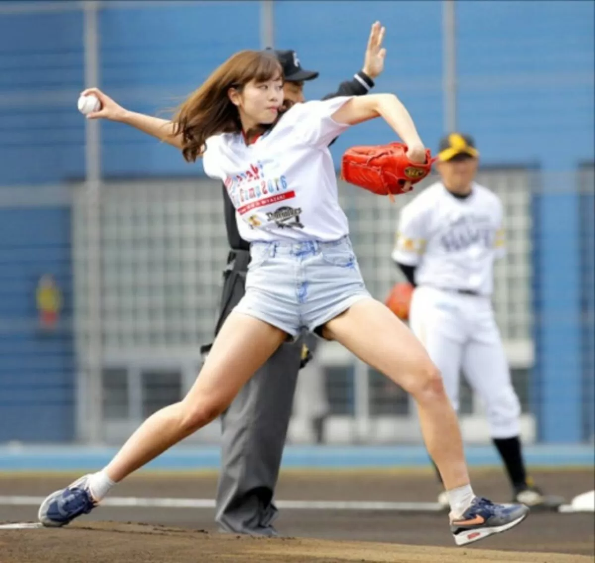 稲村亜美エロ画像192