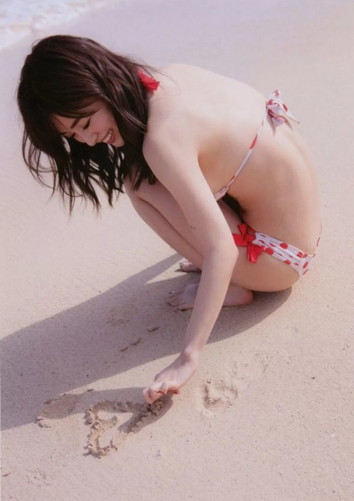 泉里香エロ画像032