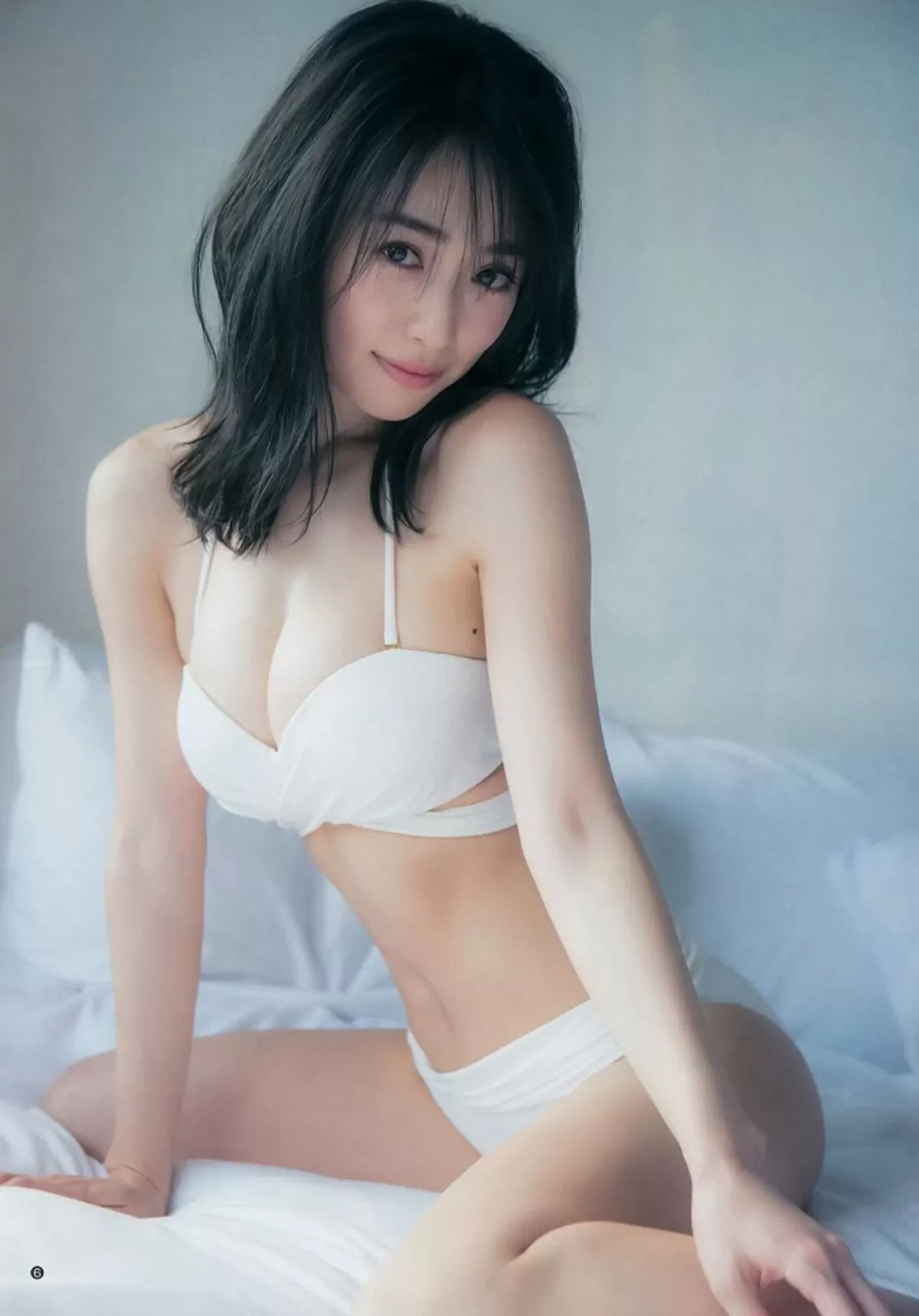 泉里香エロ画像058