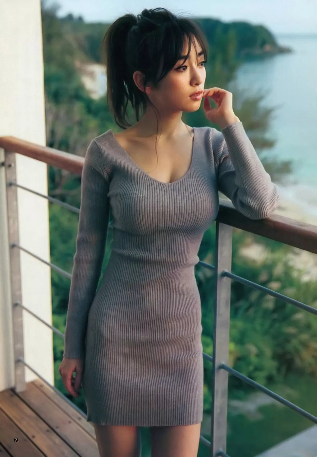 泉里香エロ画像120