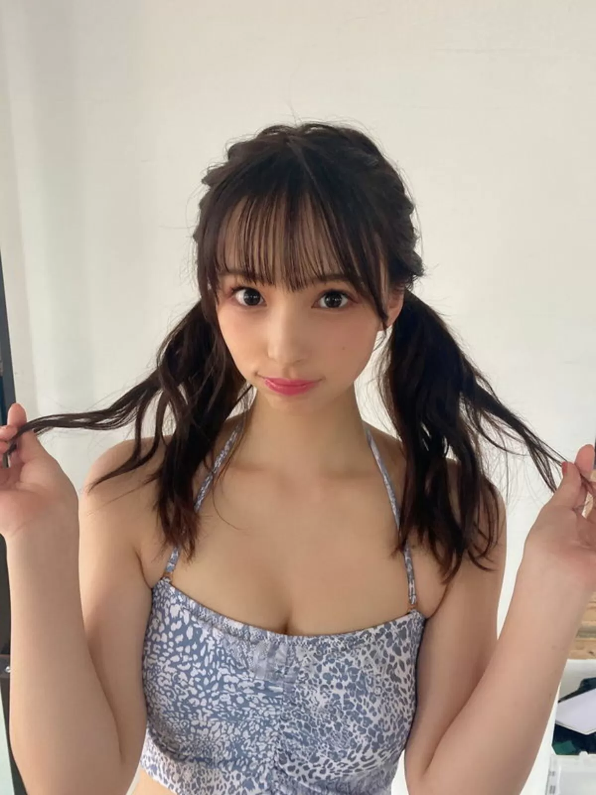 鶴巻星奈のおっぱい画像011