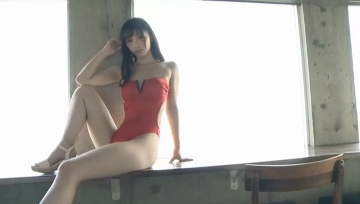 鶴巻星奈のおっぱい画像045