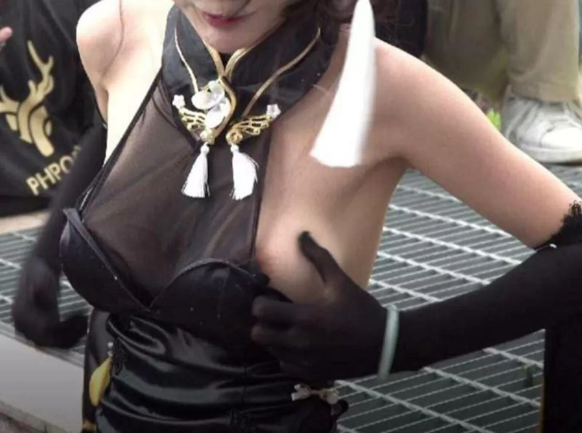 コスプレ乳首エロ画像019