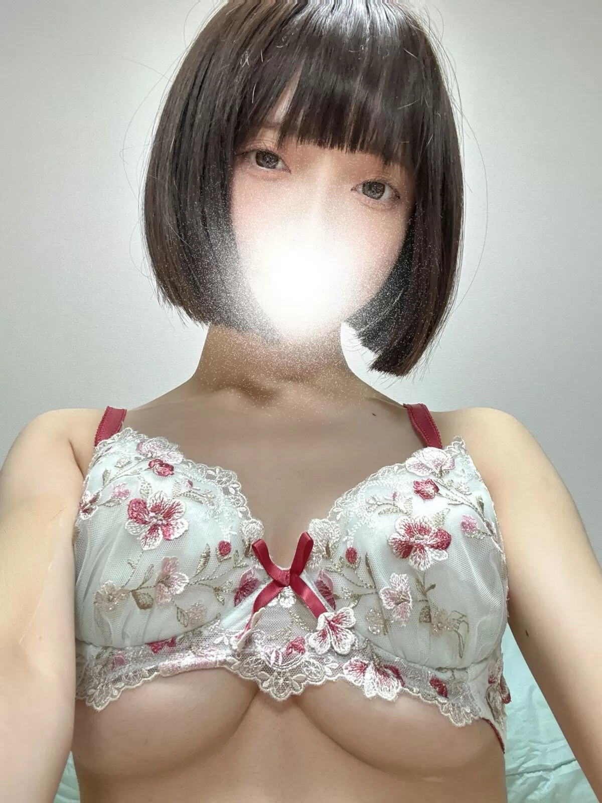 下乳エロ画像049