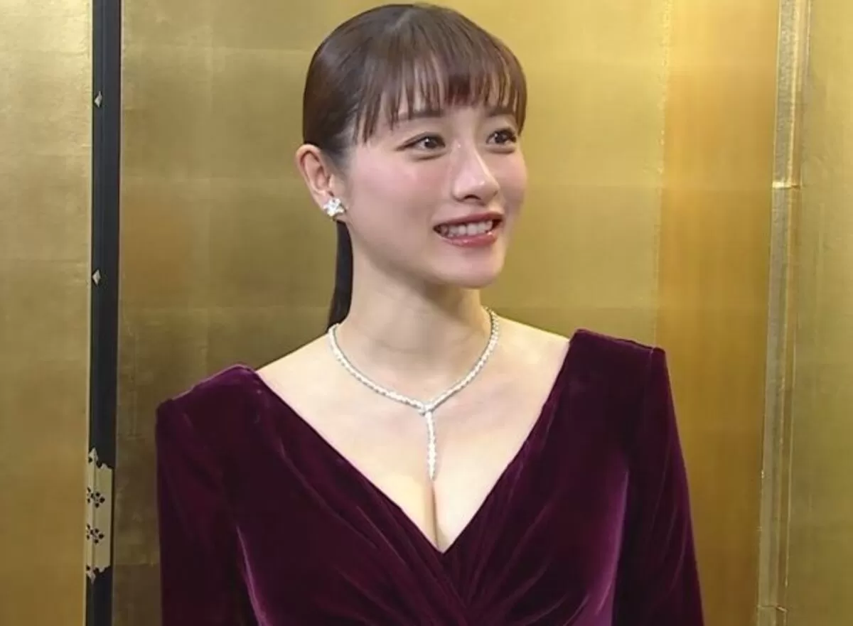 石原さとみのおっぱい画像009