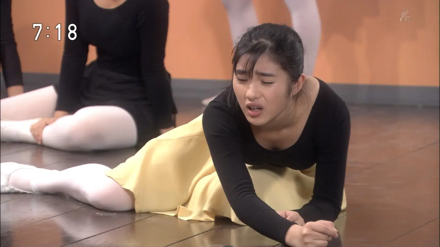 石原さとみのおっぱい画像015