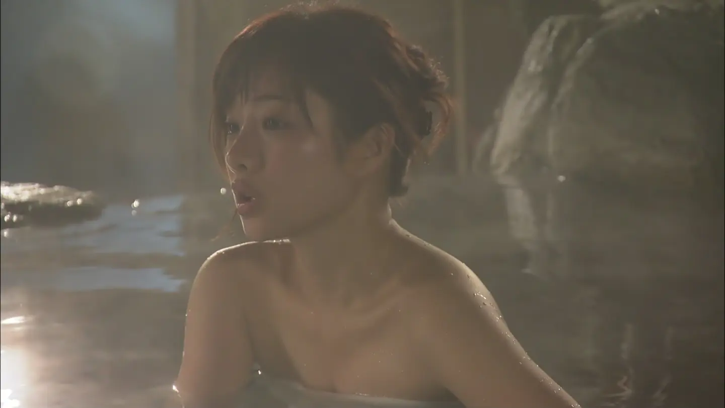 石原さとみのおっぱい画像021