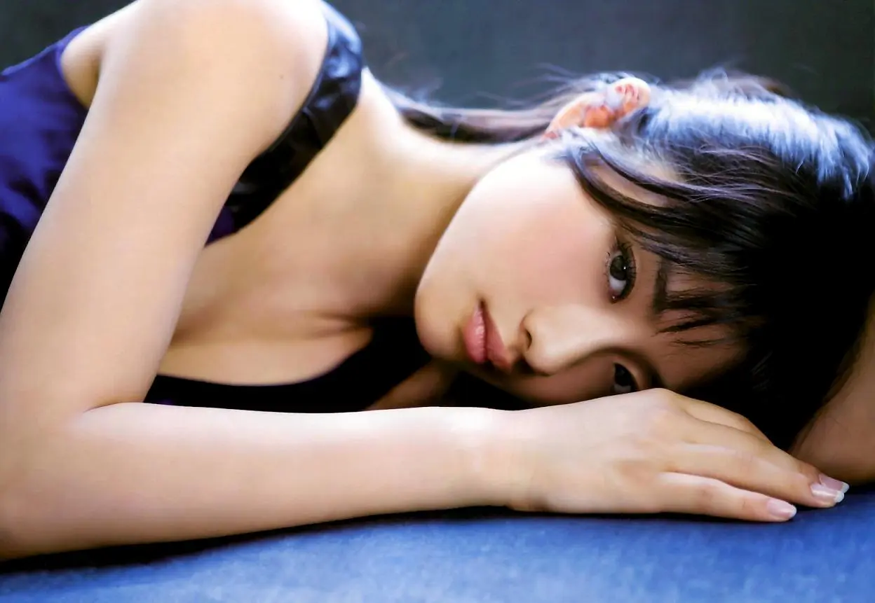 石原さとみのおっぱい画像040