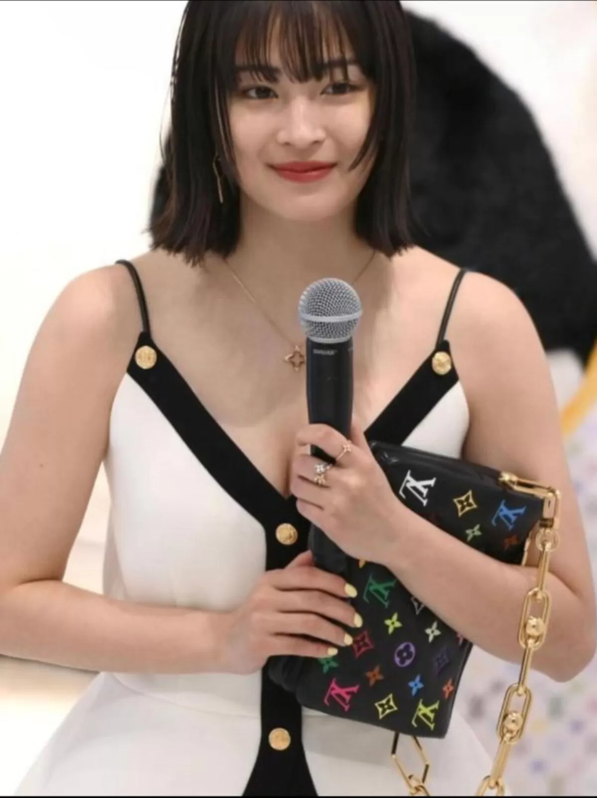 広瀬すずのおっぱい画像001