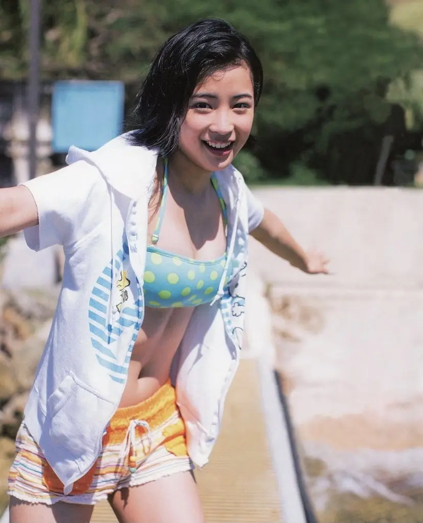 広瀬すずのおっぱい画像023