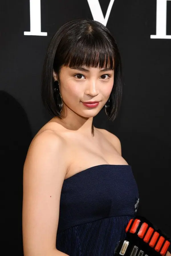 広瀬すずのおっぱい画像054
