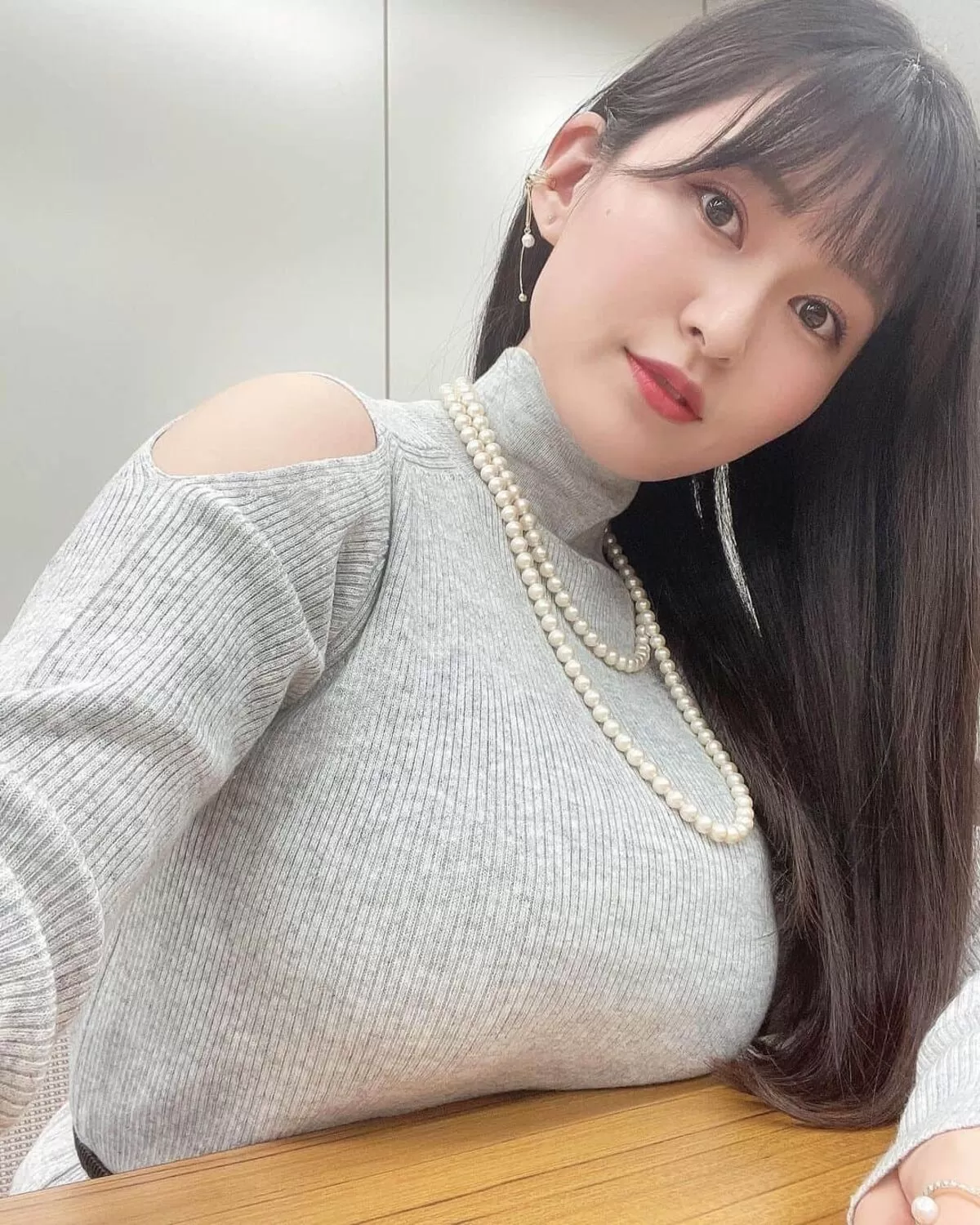 着衣巨乳エロ画像051
