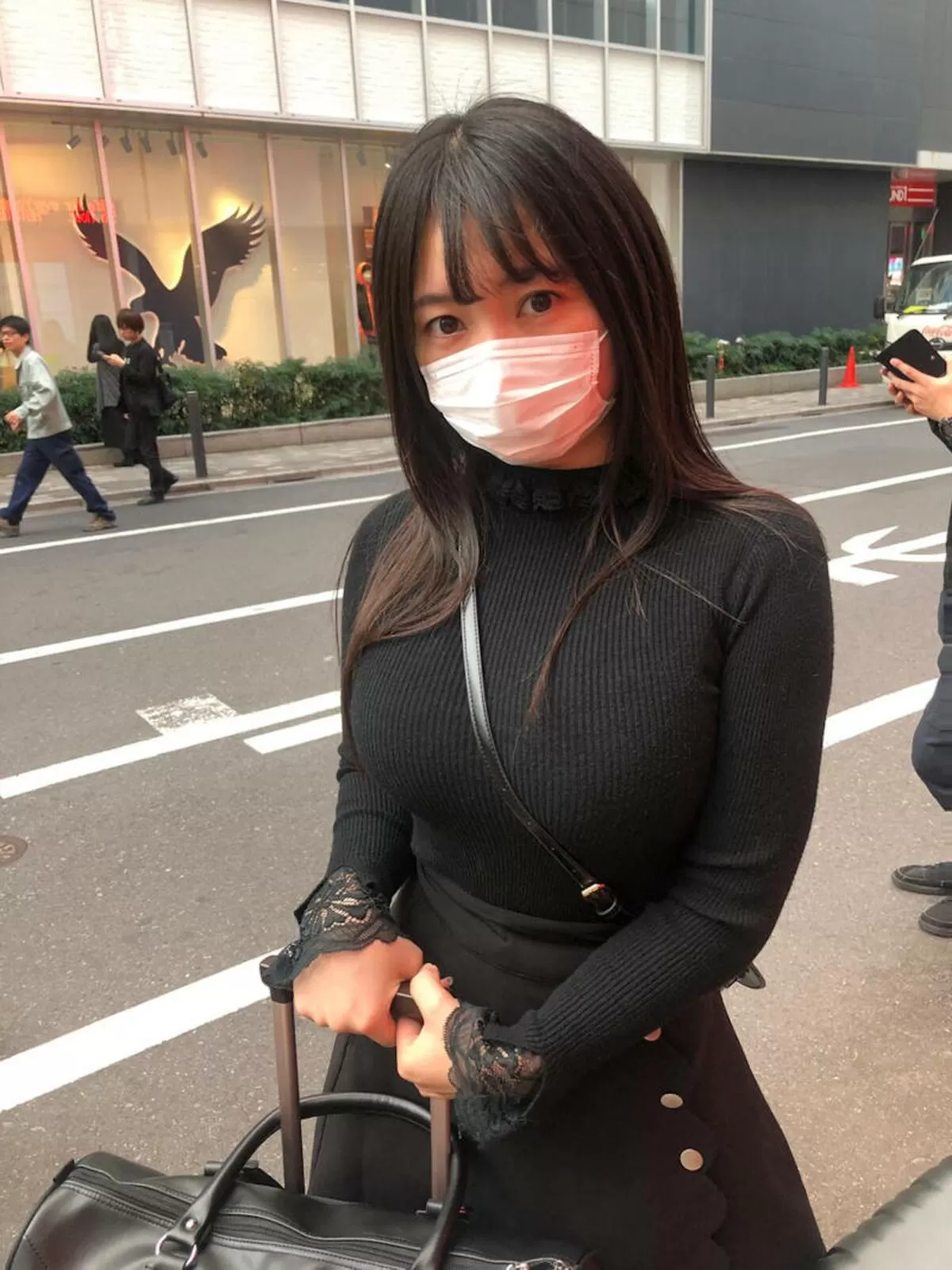 着衣巨乳エロ画像061