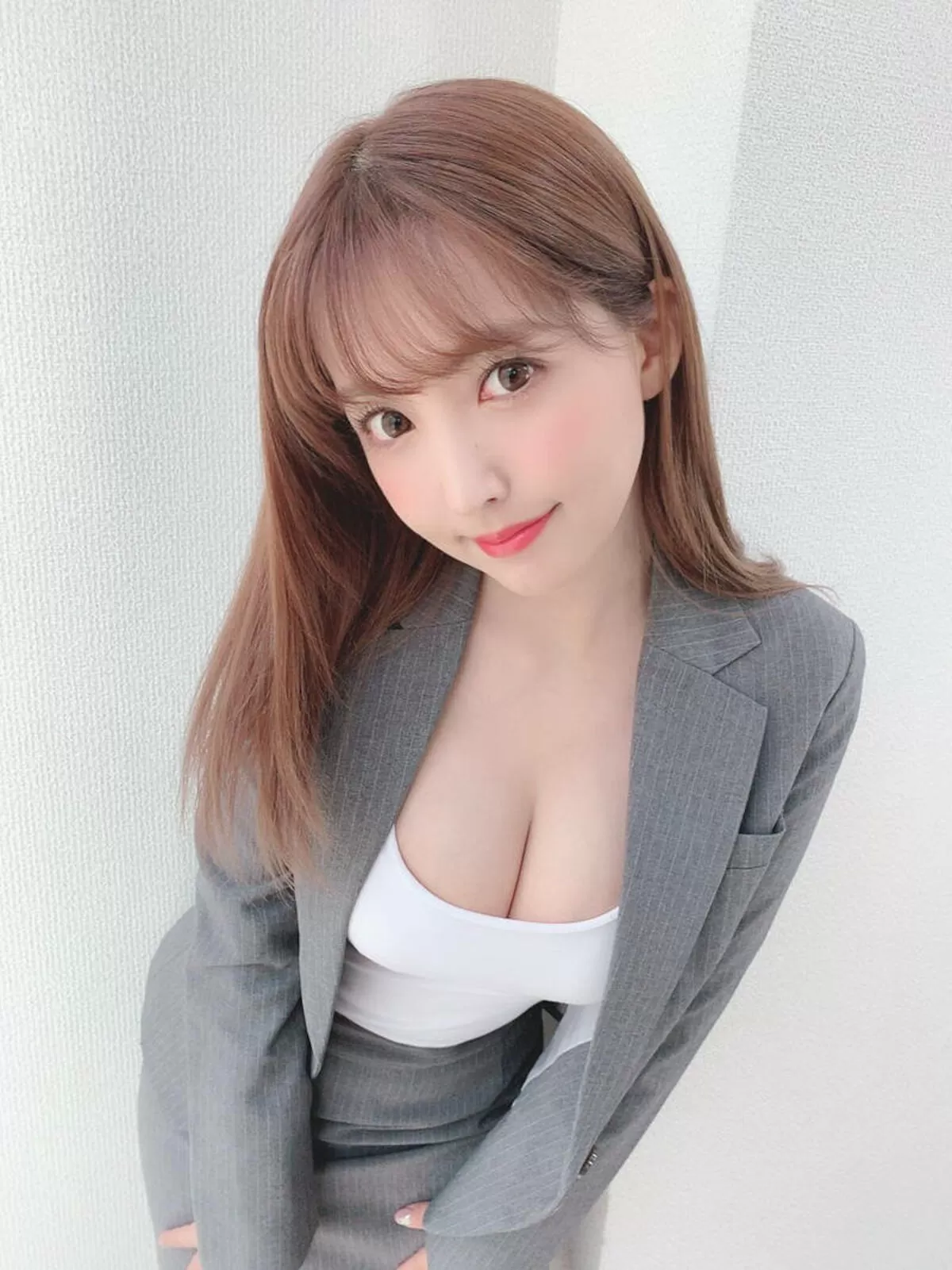 着衣巨乳エロ画像071