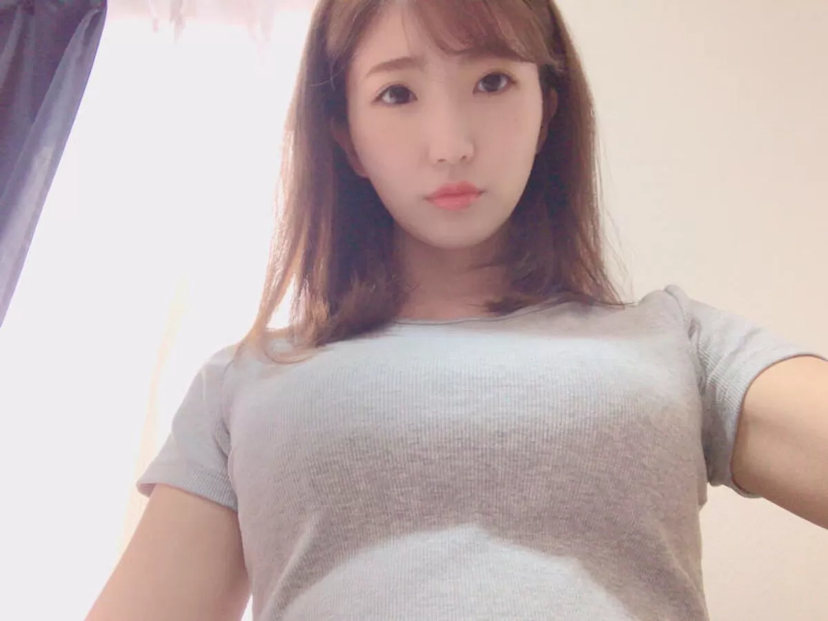 着衣巨乳エロ画像092