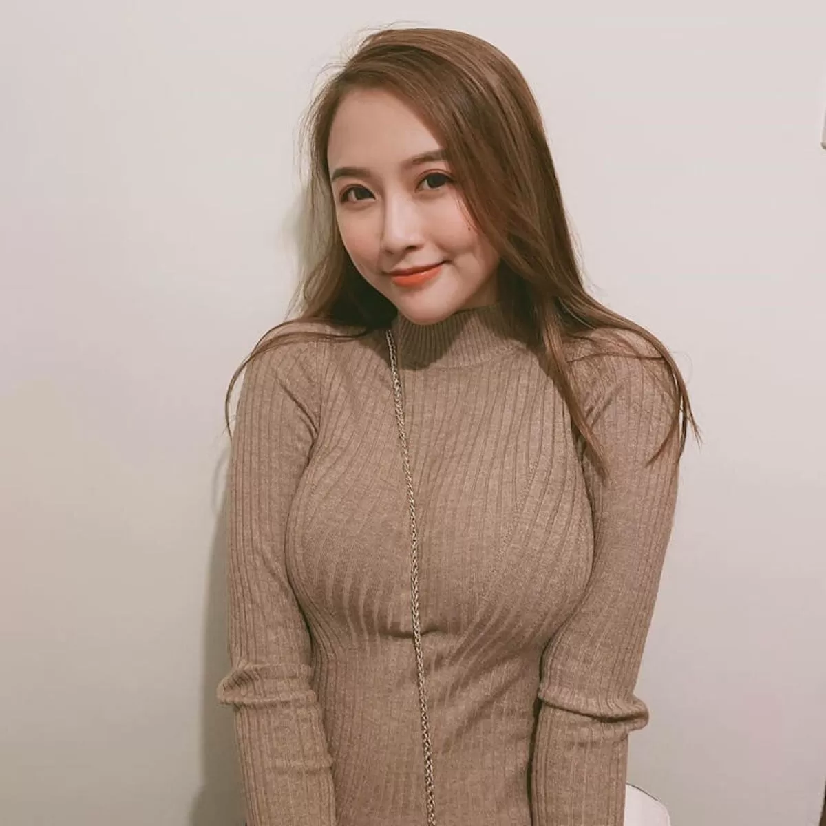 着衣巨乳エロ画像112