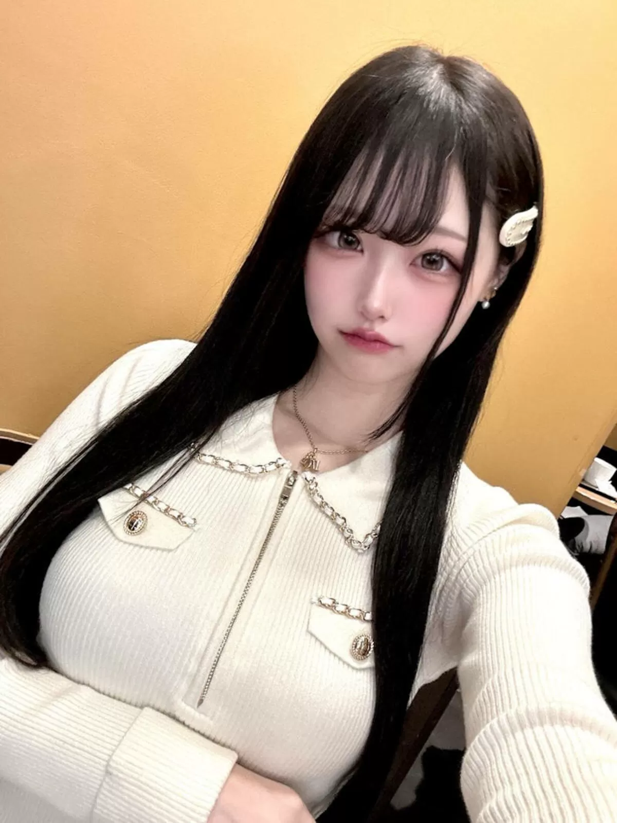 着衣巨乳エロ画像129