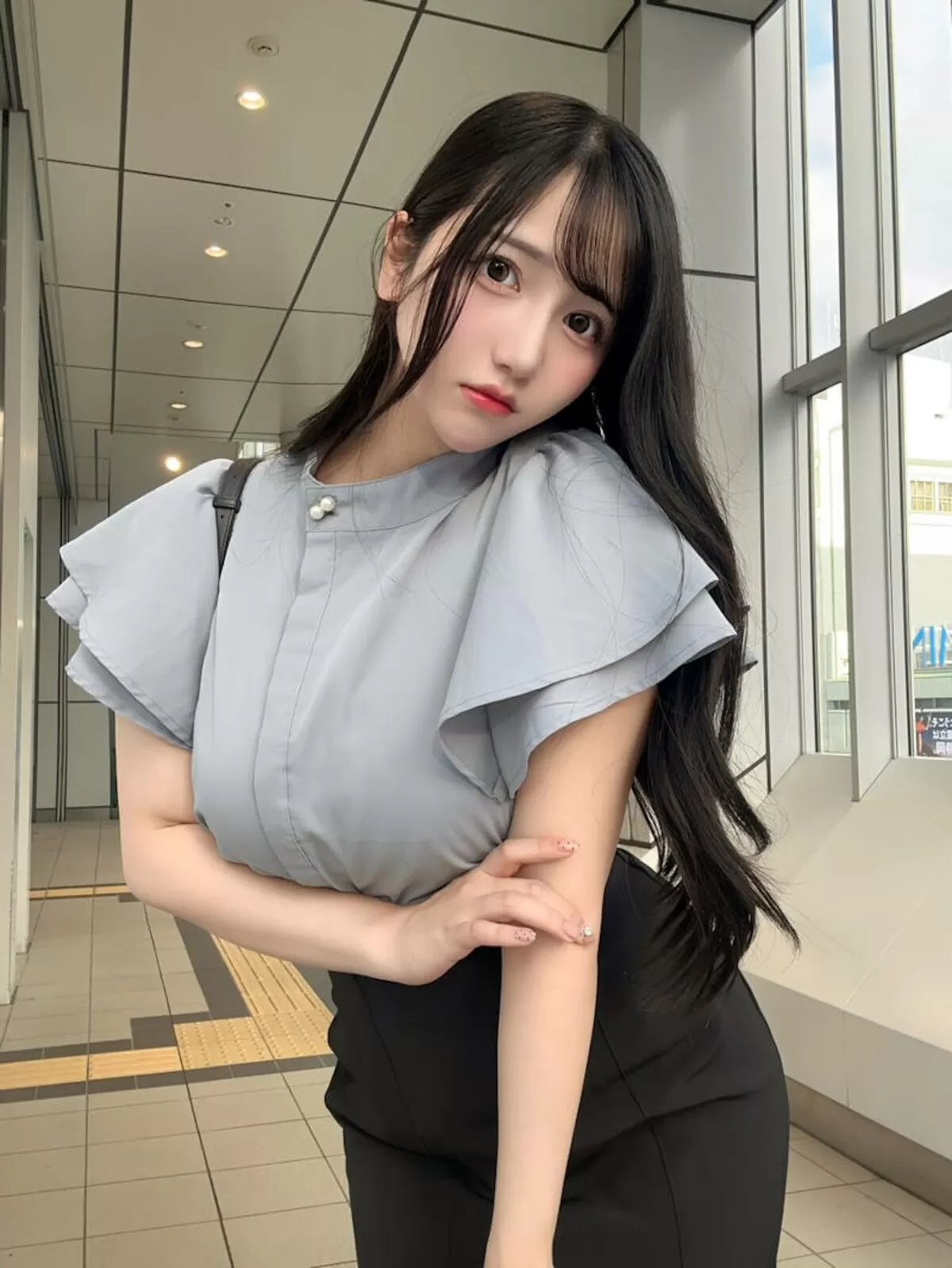 着衣巨乳エロ画像176