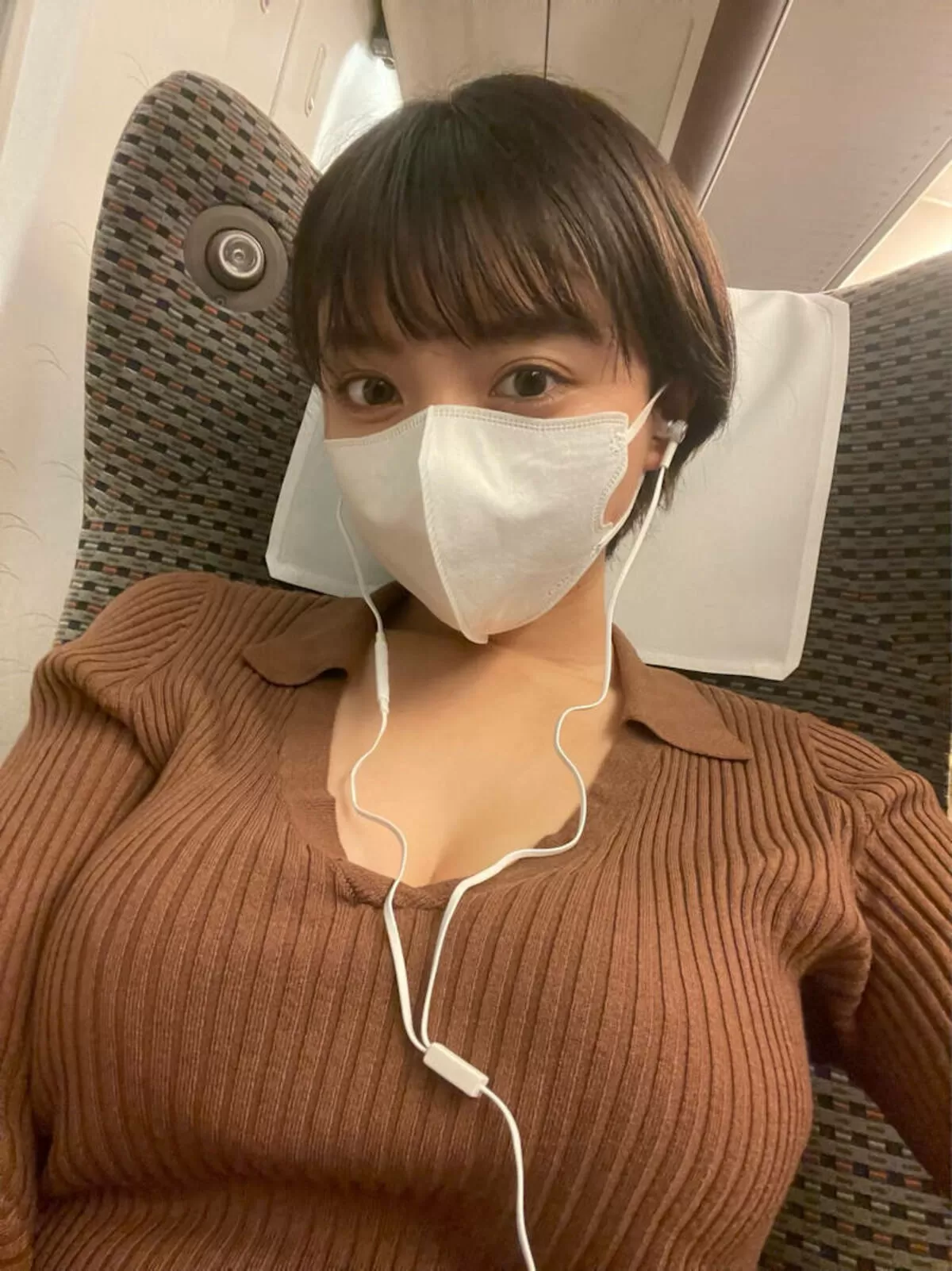着衣巨乳エロ画像211
