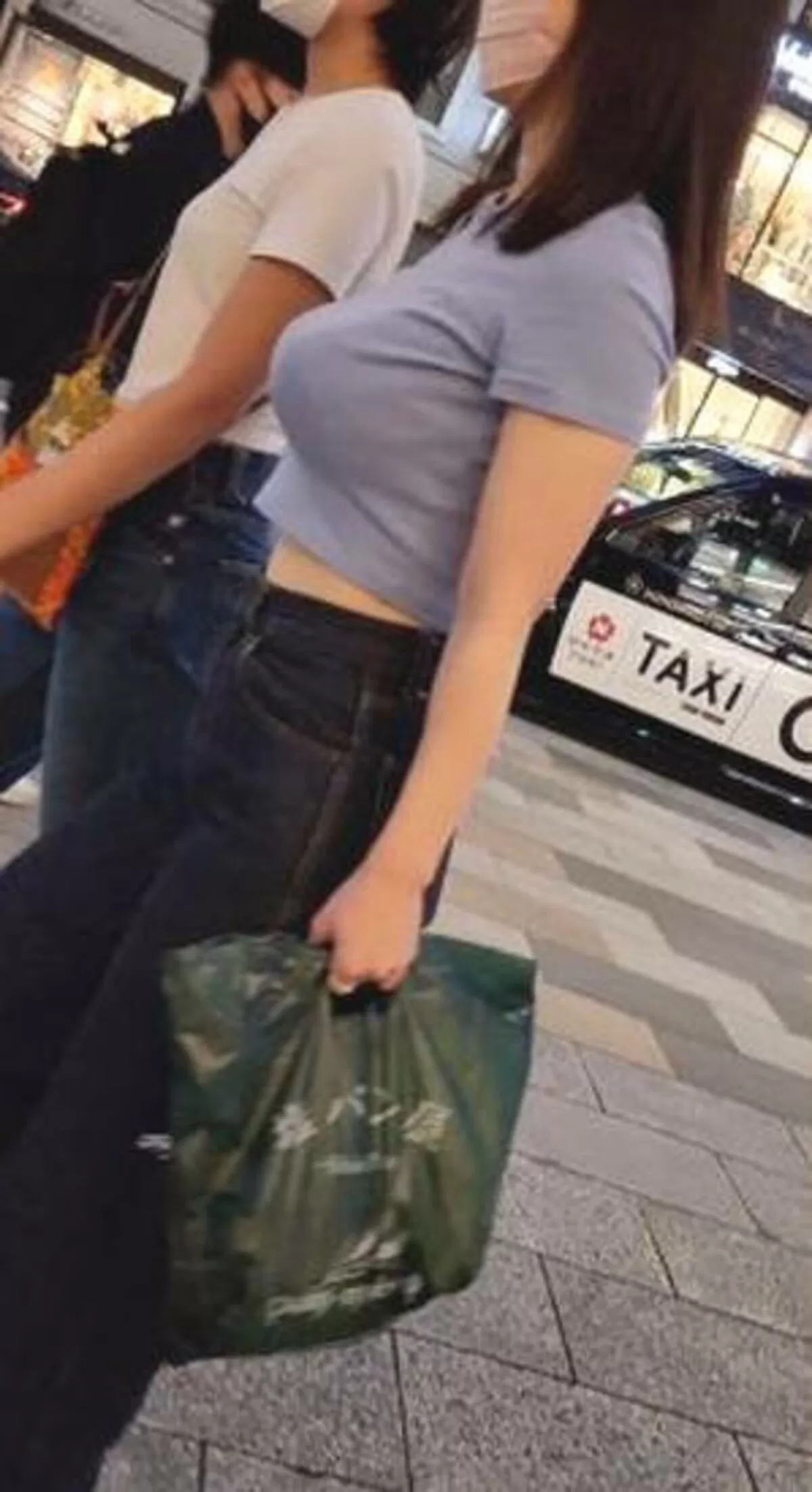 着衣巨乳エロ画像216