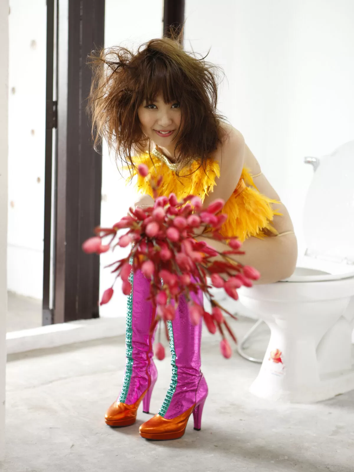 西田麻衣エロ画像353