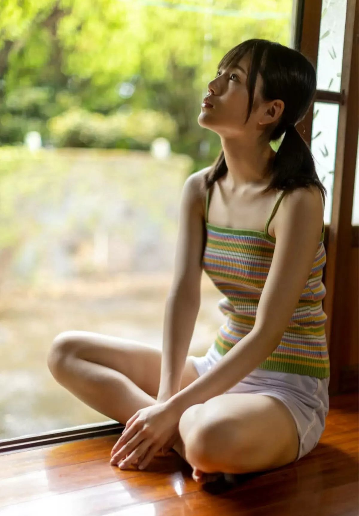 透け乳首エロ画像054