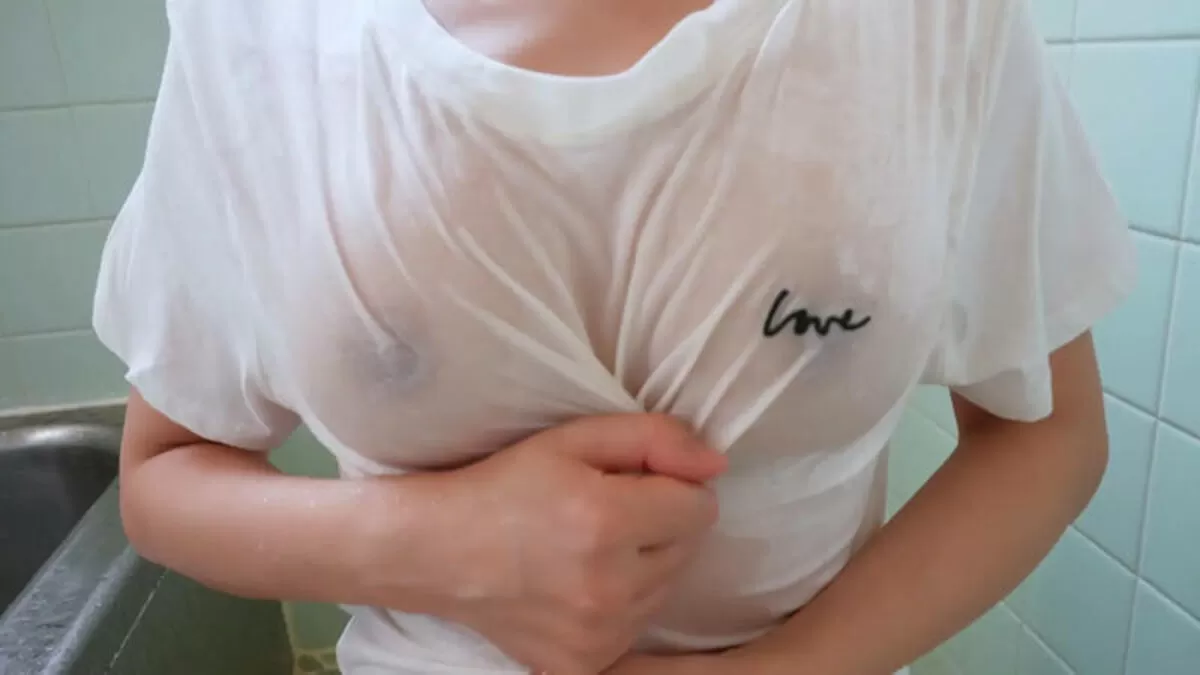 透け乳首エロ画像061