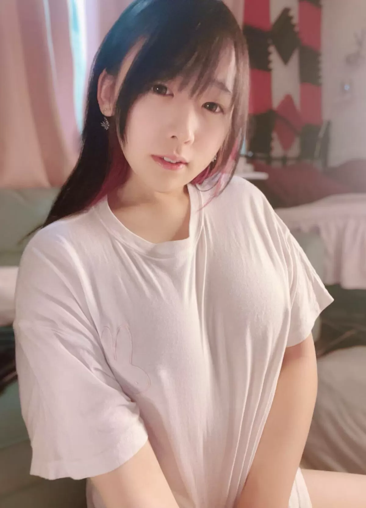 透け乳首エロ画像087