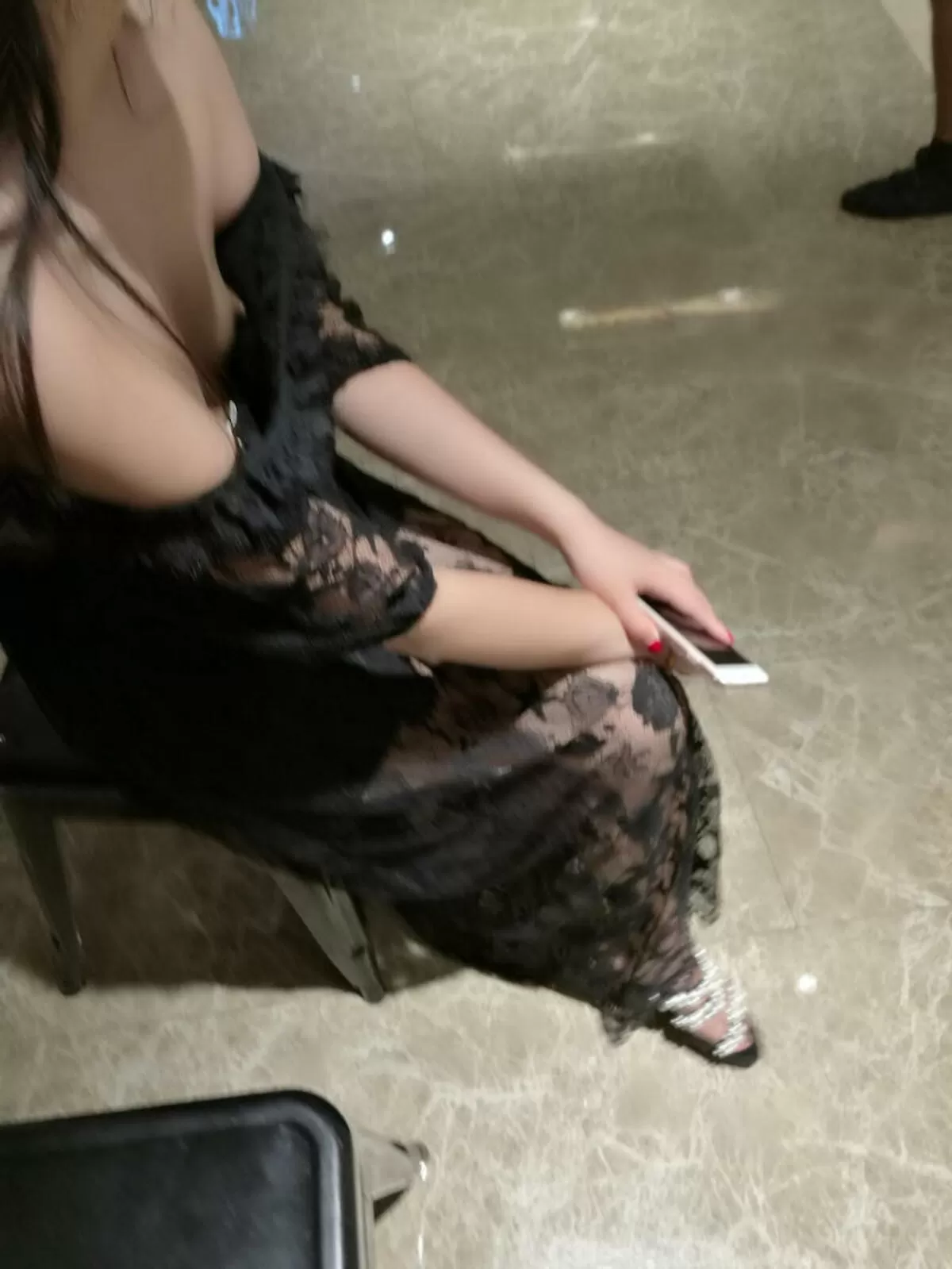 貧乳の胸チラエロ画像030