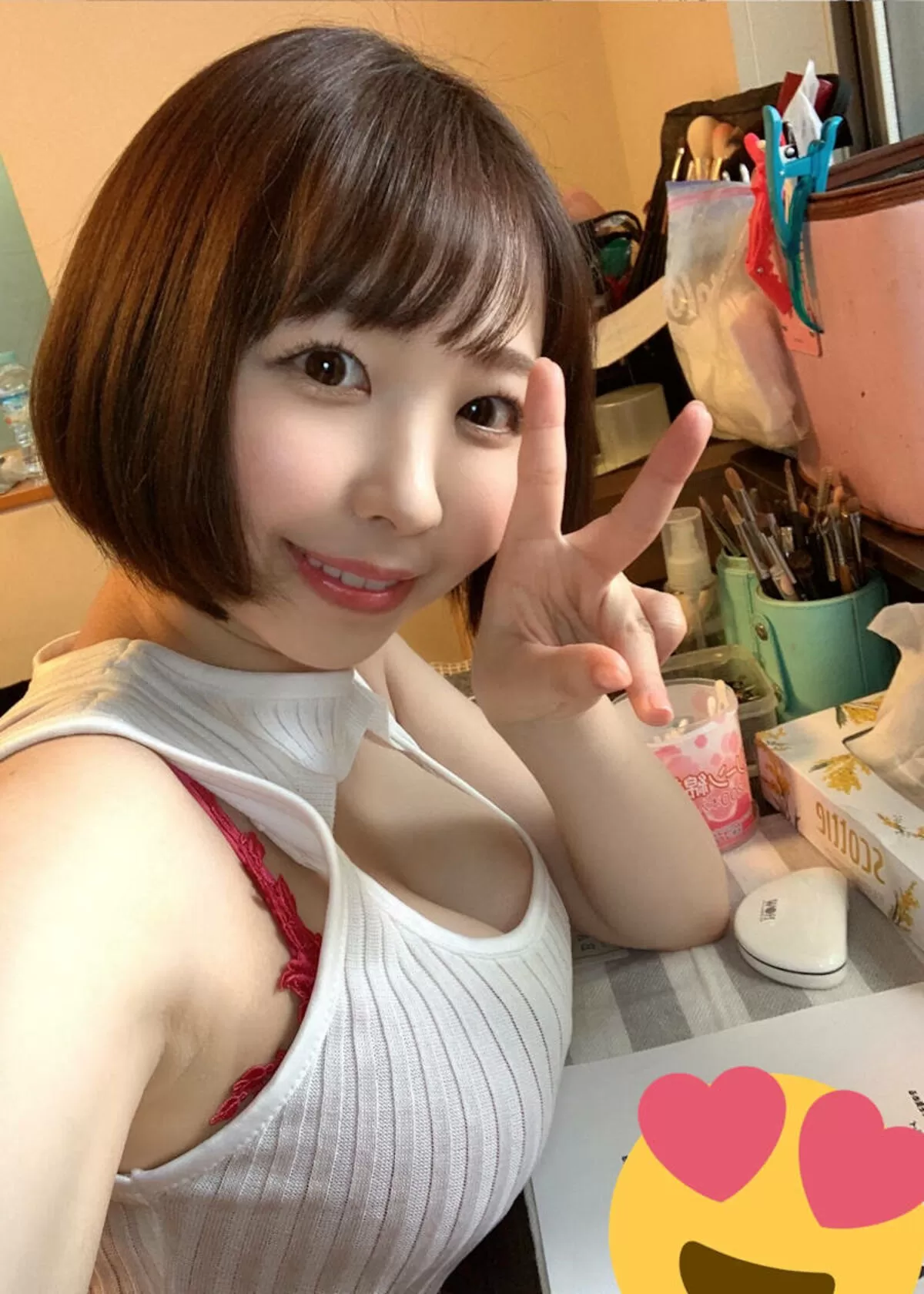 ニット巨乳エロ画像023