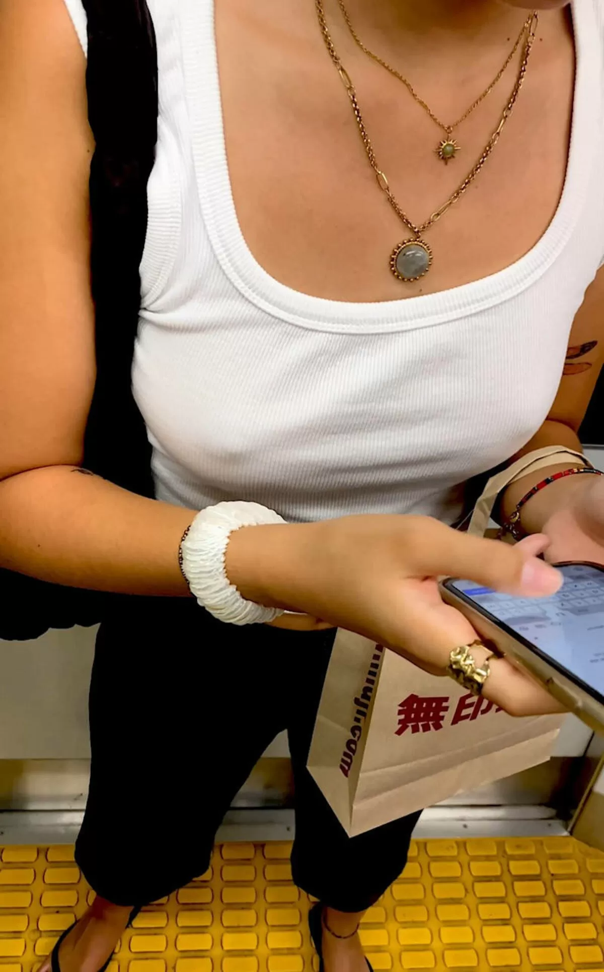 胸ポチエロ画像043