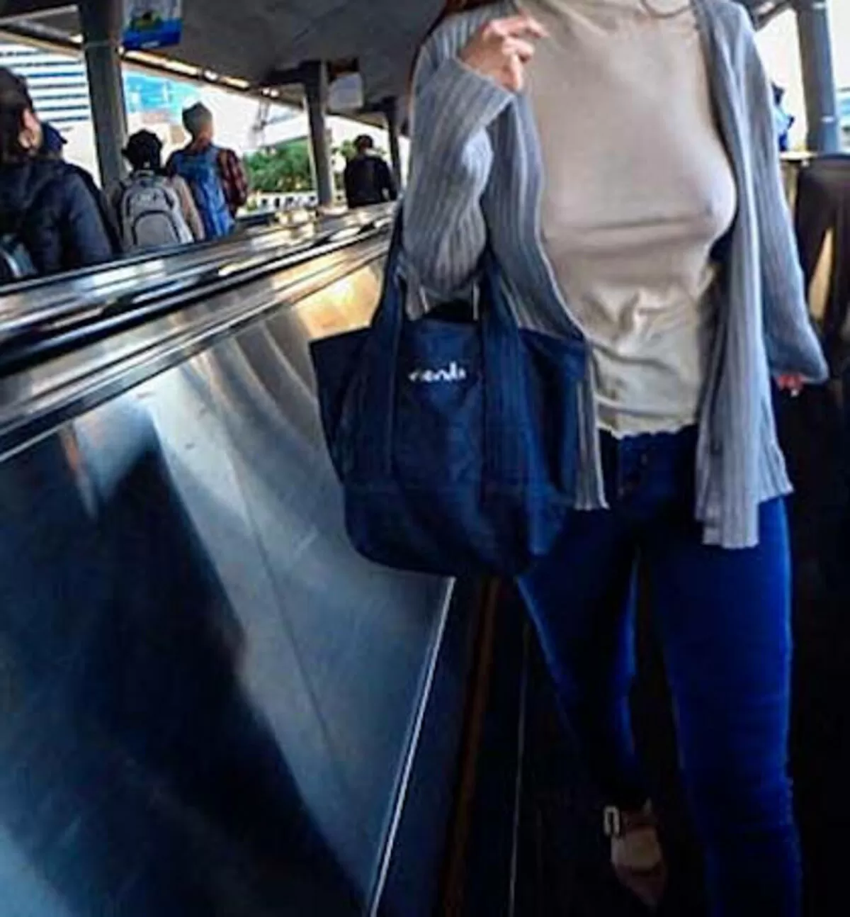 胸ポチエロ画像049