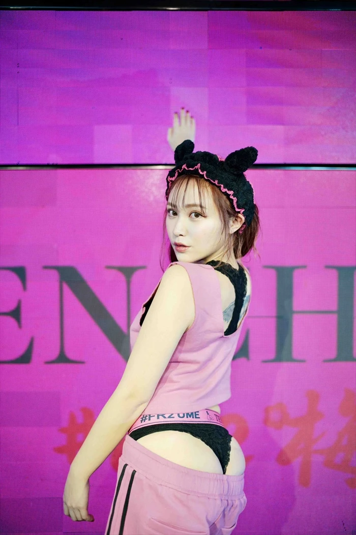 橋本甜歌エロ画像027