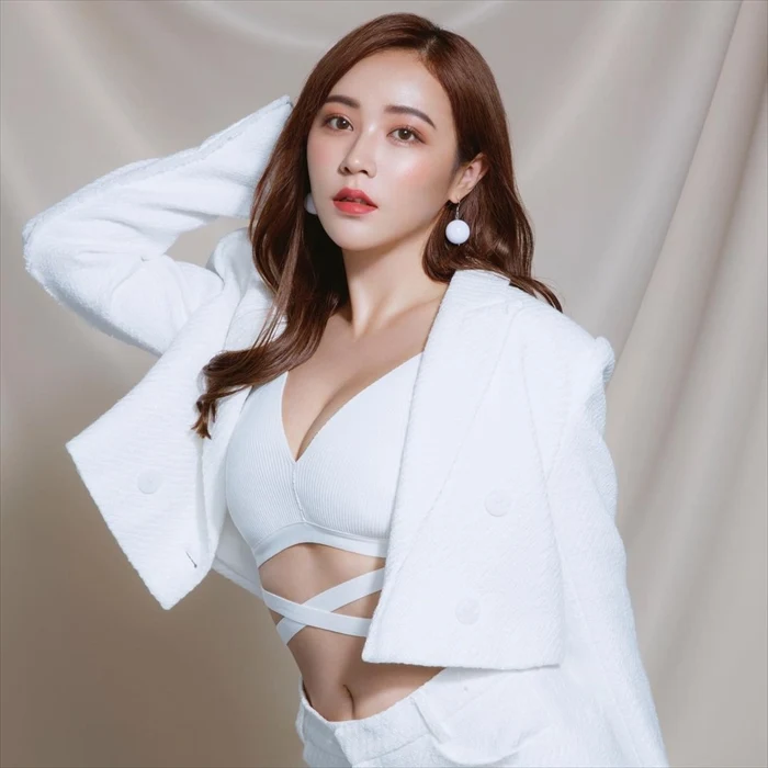 橋本甜歌エロ画像086