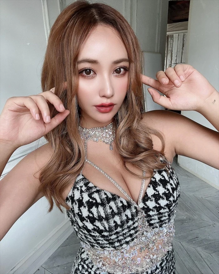 橋本甜歌エロ画像159