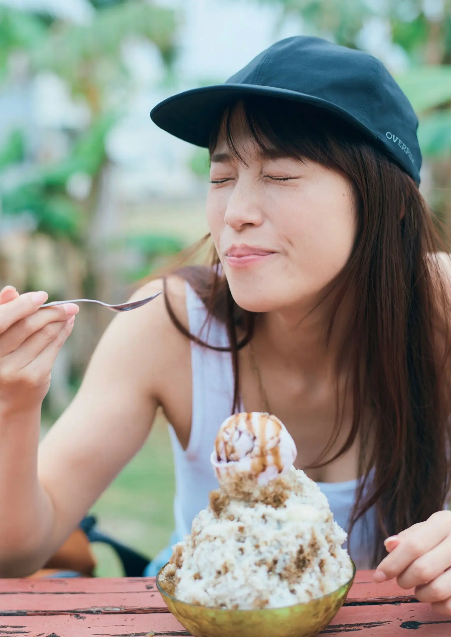 鷲見玲奈エロ画像104