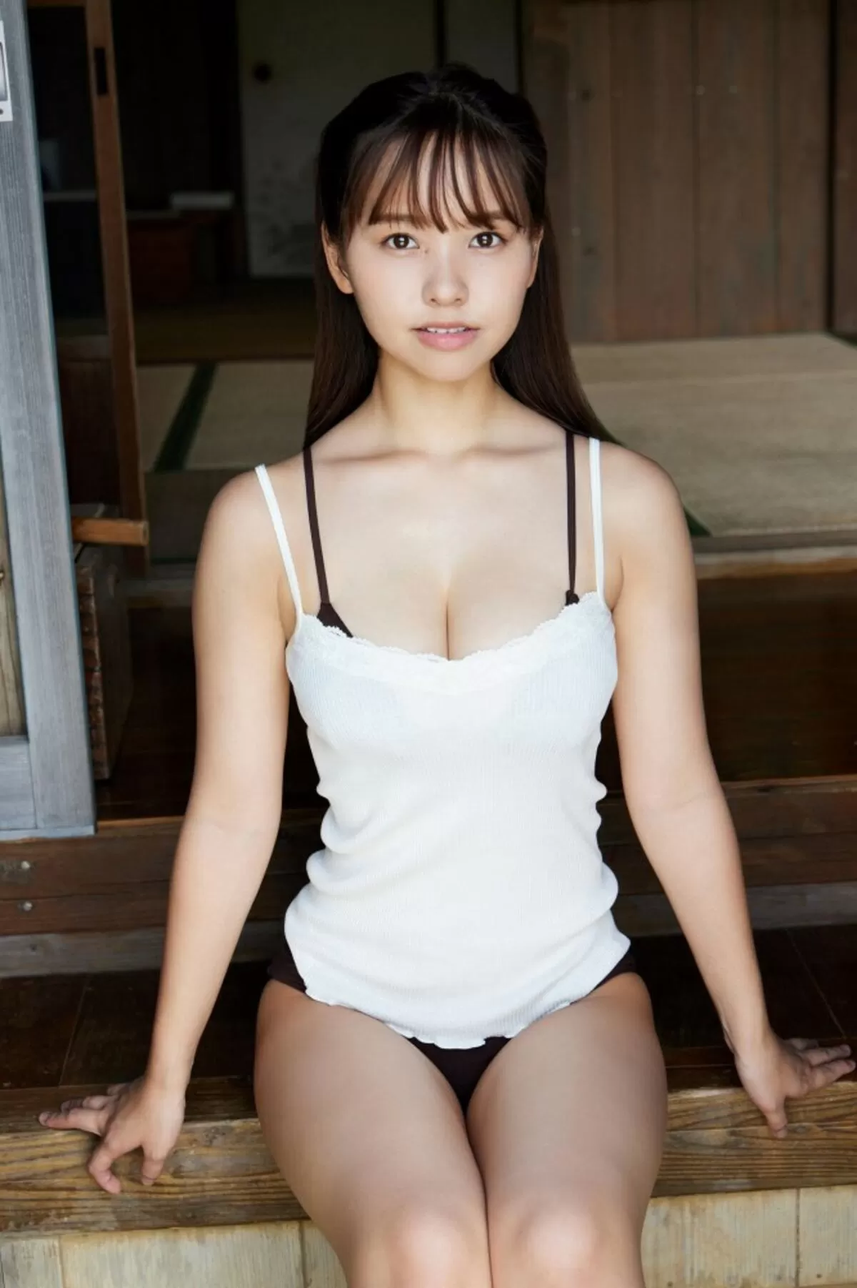 本郷柚巴エロ画像057
