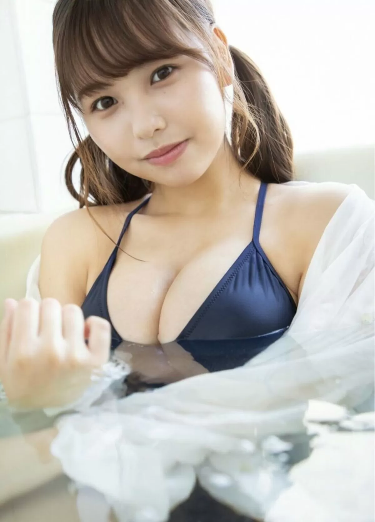 本郷柚巴エロ画像379