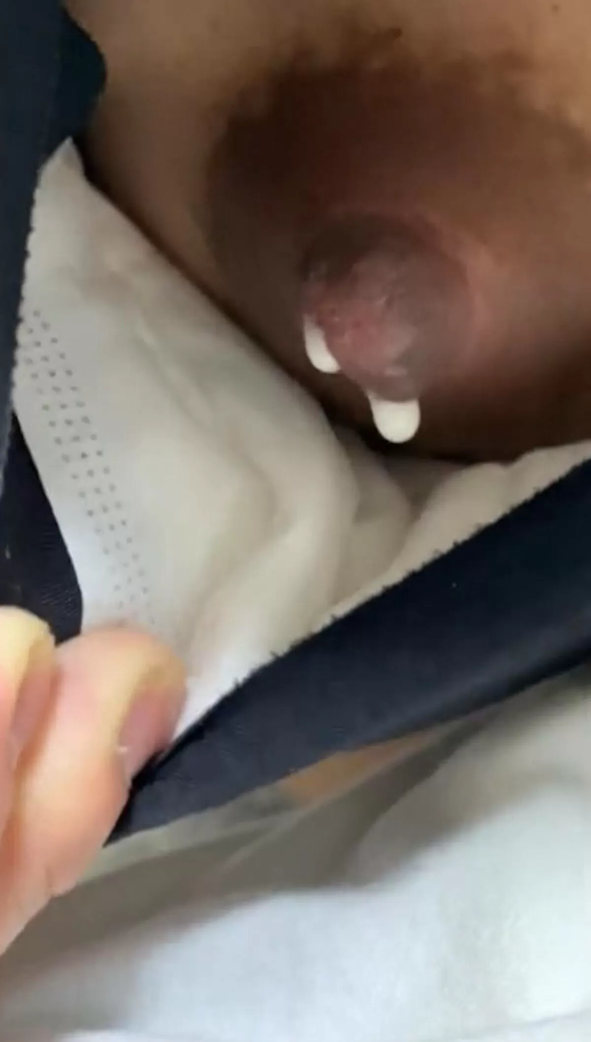 熟女乳首エロ画像008