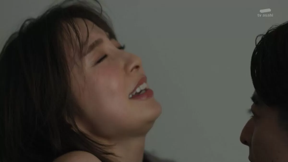 篠田麻里子エロ画像016