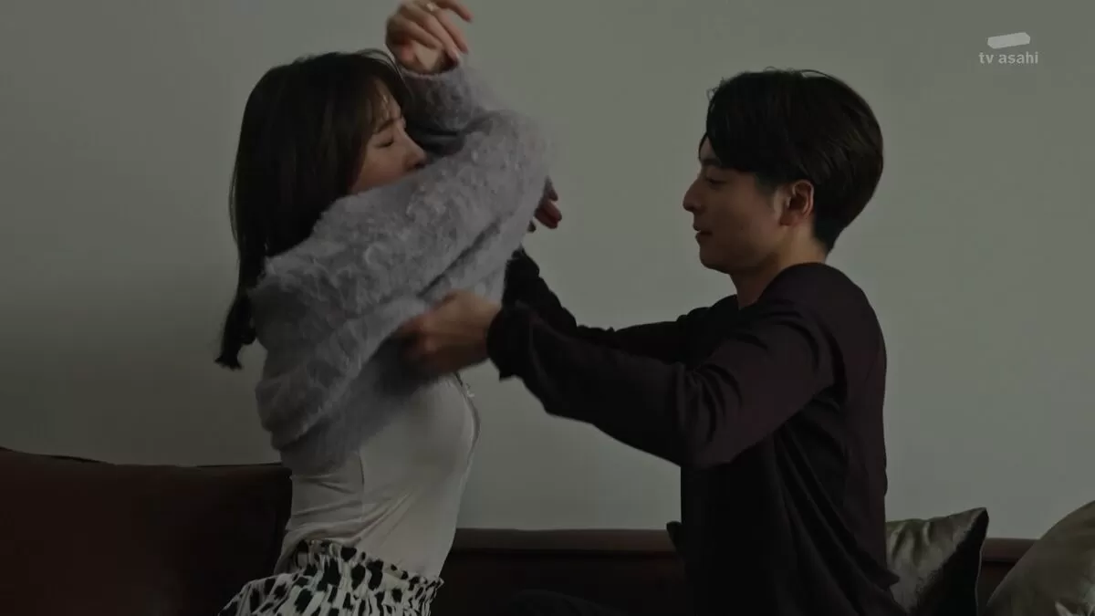 篠田麻里子エロ画像019