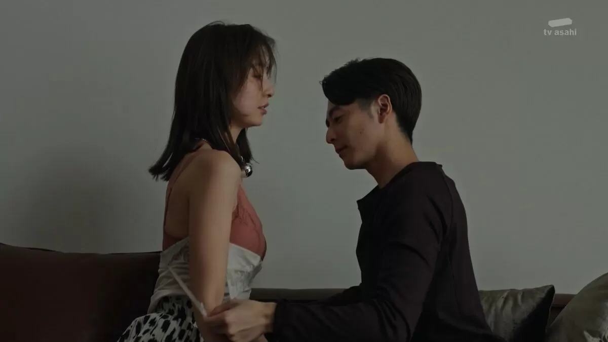 篠田麻里子エロ画像021