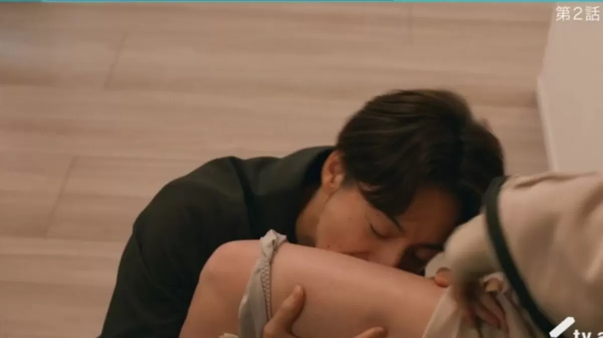 篠田麻里子エロ画像030