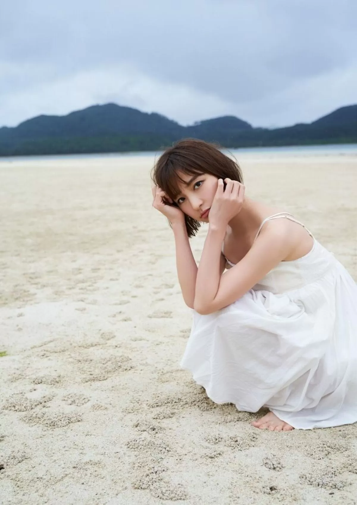 篠田麻里子エロ画像060